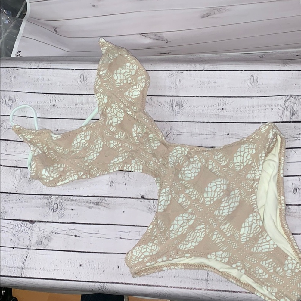 🔥Tigerlily Crotchet Lace Monokini NWT - Picture 4 of 7